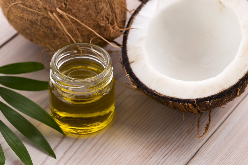 Organic coconut oil, organic green smoothie