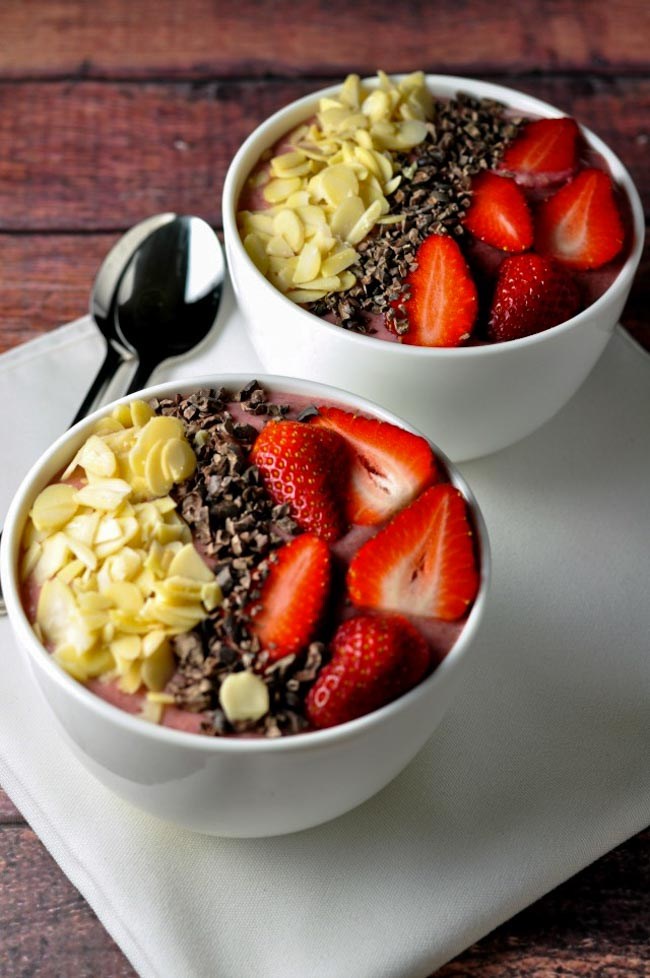 Strawberry Chocolate Breakfast Protein Smoothie Bowl